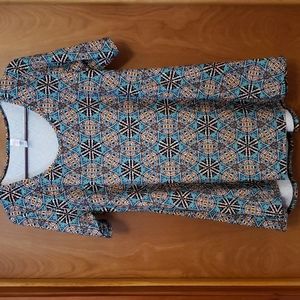 Lularoe Perfect Tee. Legging Material Size Small